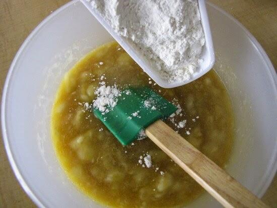 Banana Bread with Macadamia Nuts Recipe