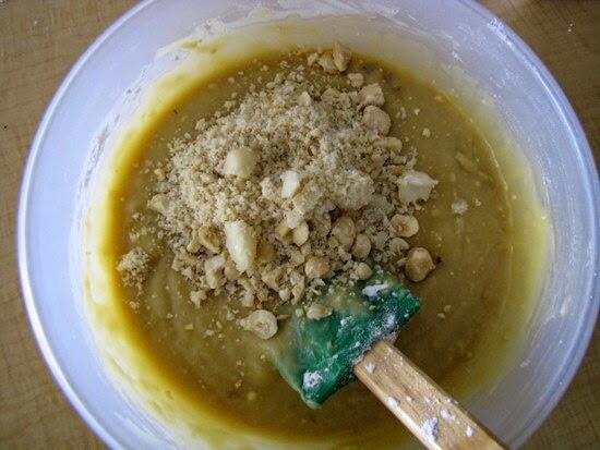 Banana Bread with Macadamia Nuts Recipe