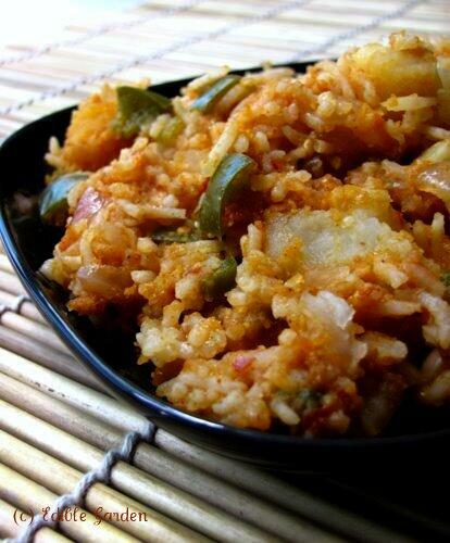 Aloo Capsicum Pulao | Potato Capsicum Pulao Recipe