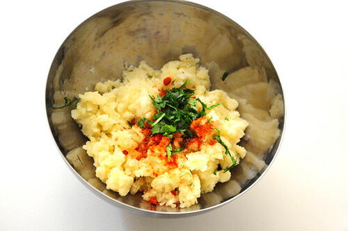 aloo paratha recipe step by step