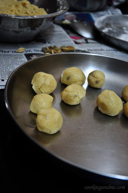 Vella Cheedai | Diwali Sweets Recipe