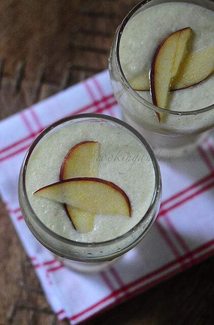 Apple Milkshake with Almonds | Recipe