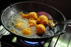 Aloo Bonda-Potato Bonda-A Quick Snack South Indian Style