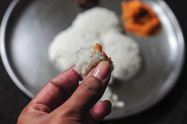 Idli with Idli Rava-Soft Idli Recipe
