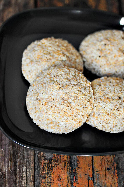 Dalia Idli-Broken Wheat Idli-Cracked Wheat Idli Recipe