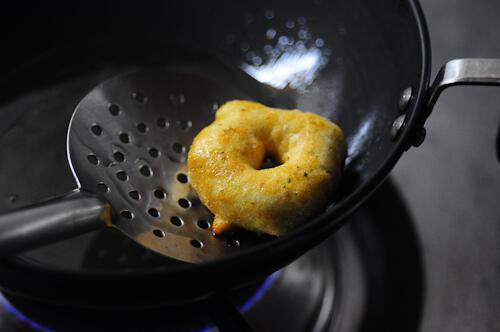 Sambar Vadai-Medhu Vadai with Sambar {Recipe}