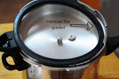 pressure cooker cake-how to make cake in a pressure cooker