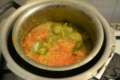 Tomato Capsicum Dal Recipe - Tomato Dal (no Onion no Garlic) capsicum tomato dal recipe-dal with tomatoes and capsicum