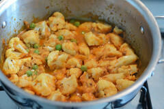 cauliflower green peas coconut curry recipe-9