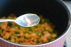 capsicum besan sabji, capsicum zunka recipe-8