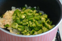 capsicum besan sabji, capsicum zunka recipe-5