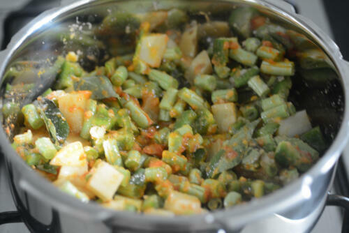 aloo beans recipe, how to make pressure cooker aloo beans (opos recipe) aloo beans recipe, how to make pressure cooker aloo beans (opos recipe)