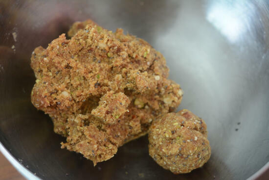 oats and dates ladoo healthy diwali sweets