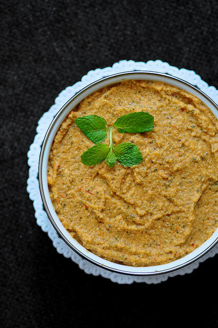 Tomato Mint Chutney | Thakkali Pudina Chutney Recipe