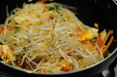 Vegetarian Pad Thai Recipe, Step by Step