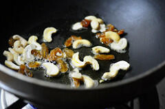 how to make rava laddu